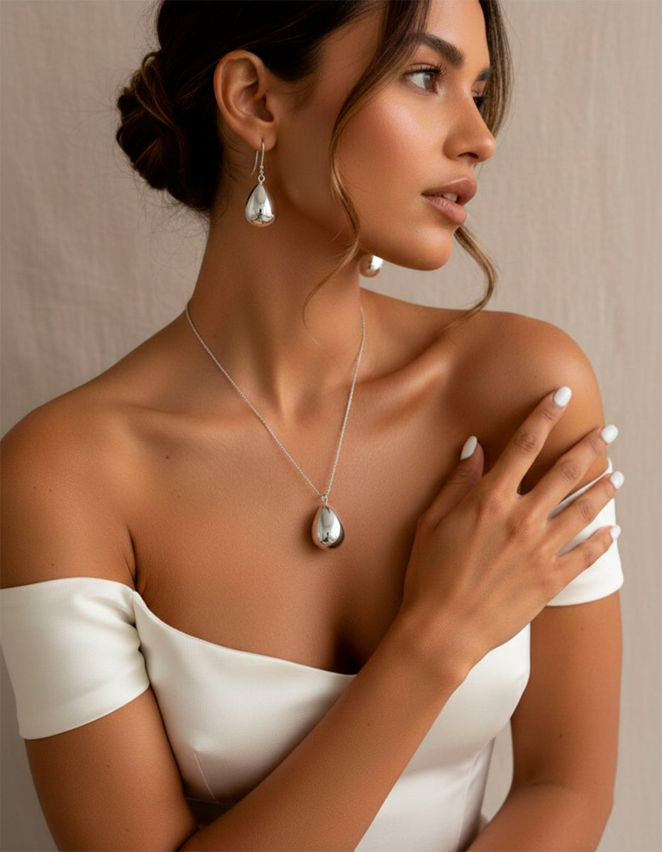 Set de Collar y aretes con forma de gota