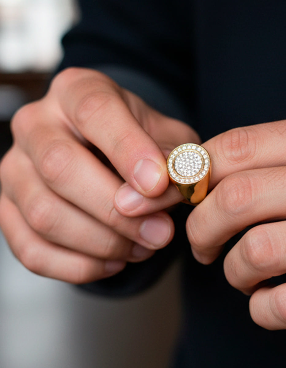 Anillo de acero en baño oro 22 kt con espinolitas corte brillante Nordic