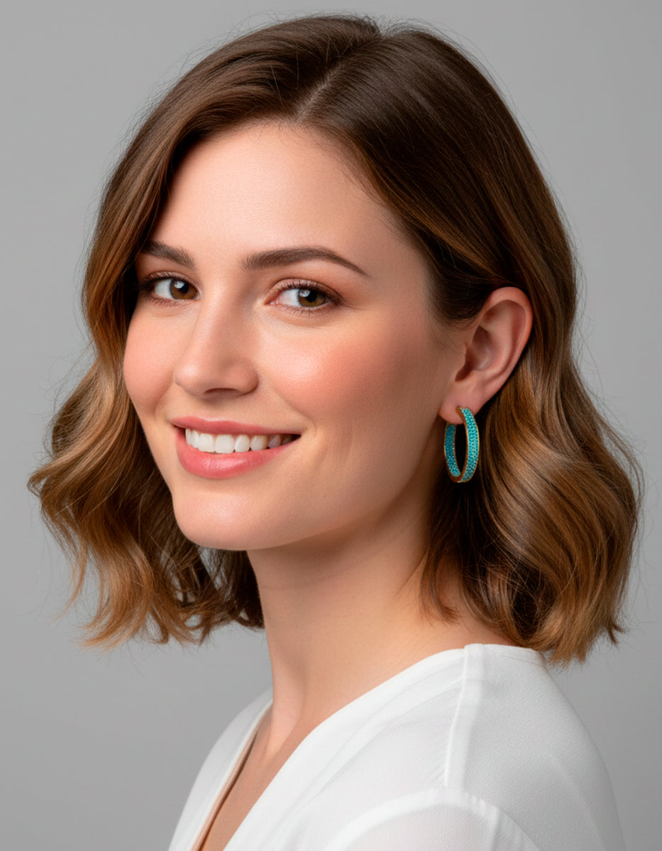 Arracadas Grandes en Bronce con Baño de Oro 22 kt y Piedra Espinolita Azul Turquesa Flashy Moments