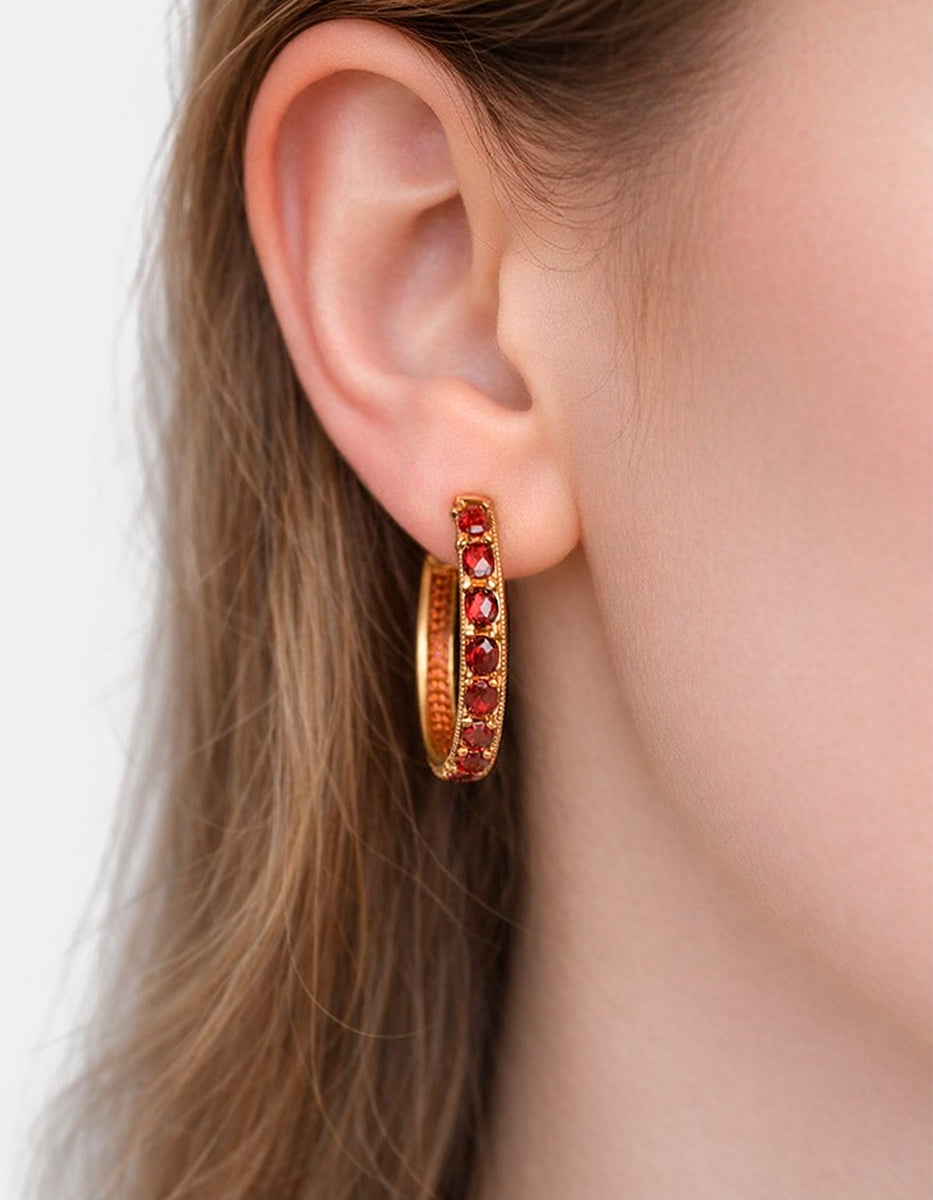 Arracadas de bronce con baño de oro 22k con piedra espinolita carnelia Flashy Moments