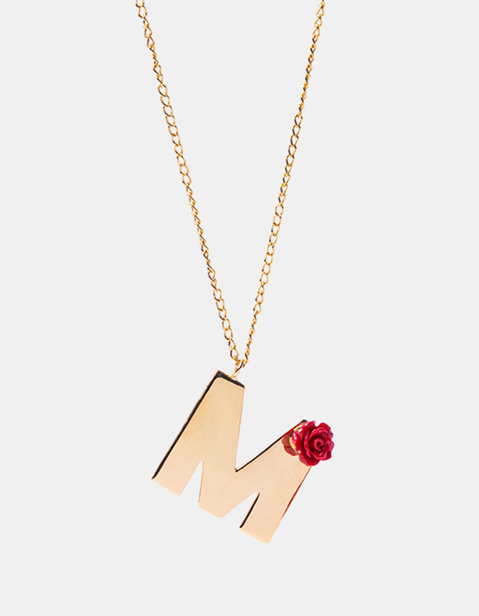 Collar con una rosa y la inicial M Lady