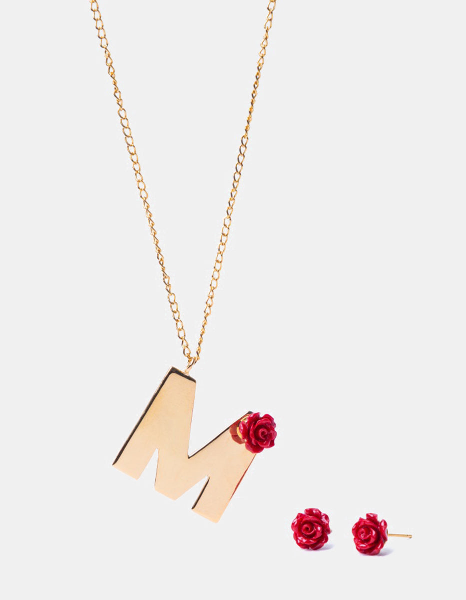 Set de collar con inicial personalizada y broqueles de rosas en bronce con baño de oro 22k