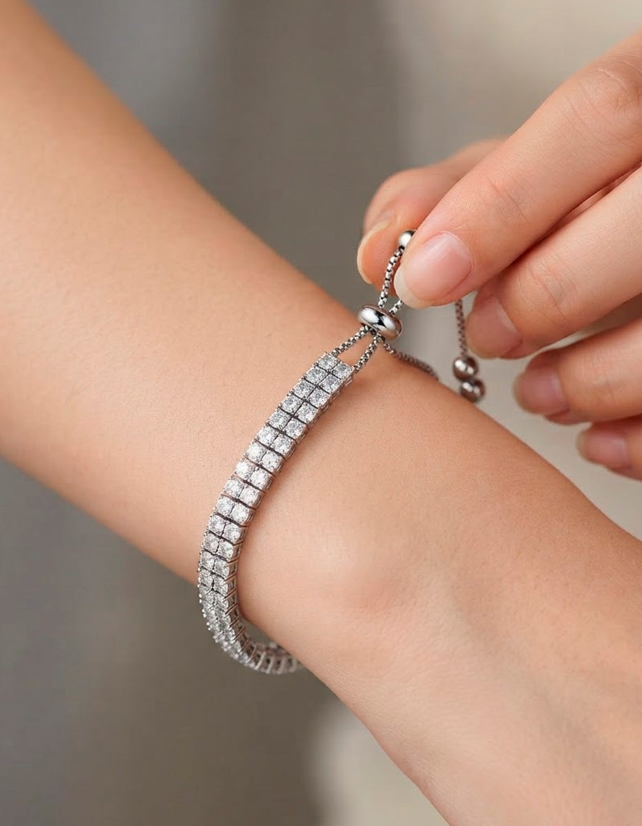 Pulsera de metal noble en baño de platino con doble fila de topacios brillantes Festive Style