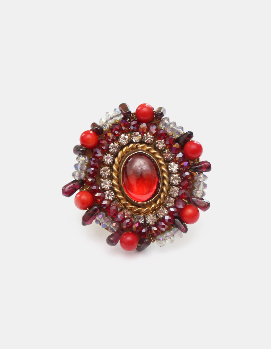 Anillo rosetón ajustable de vermeil de 22k con piedras artesanales y detalles en coral rojo