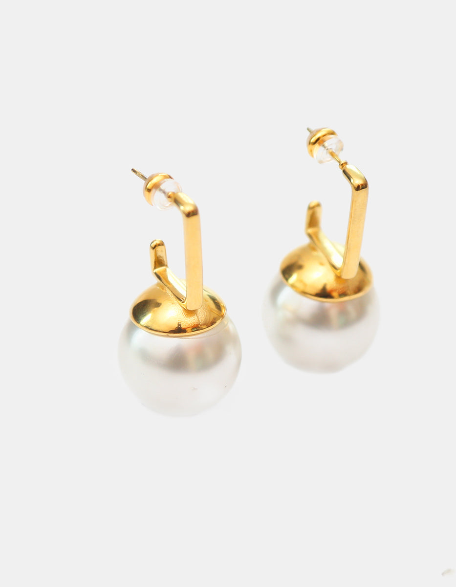 Aretes Rectangulares en Baño de Oro con Dijes Pendulares de Perlas Mabe