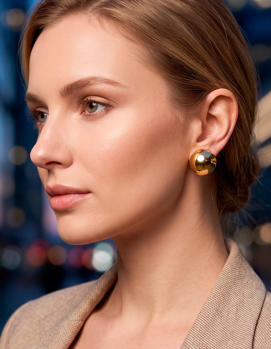 Aretes estilo domo esférico en oro laminado de 22kt Golden Chic
