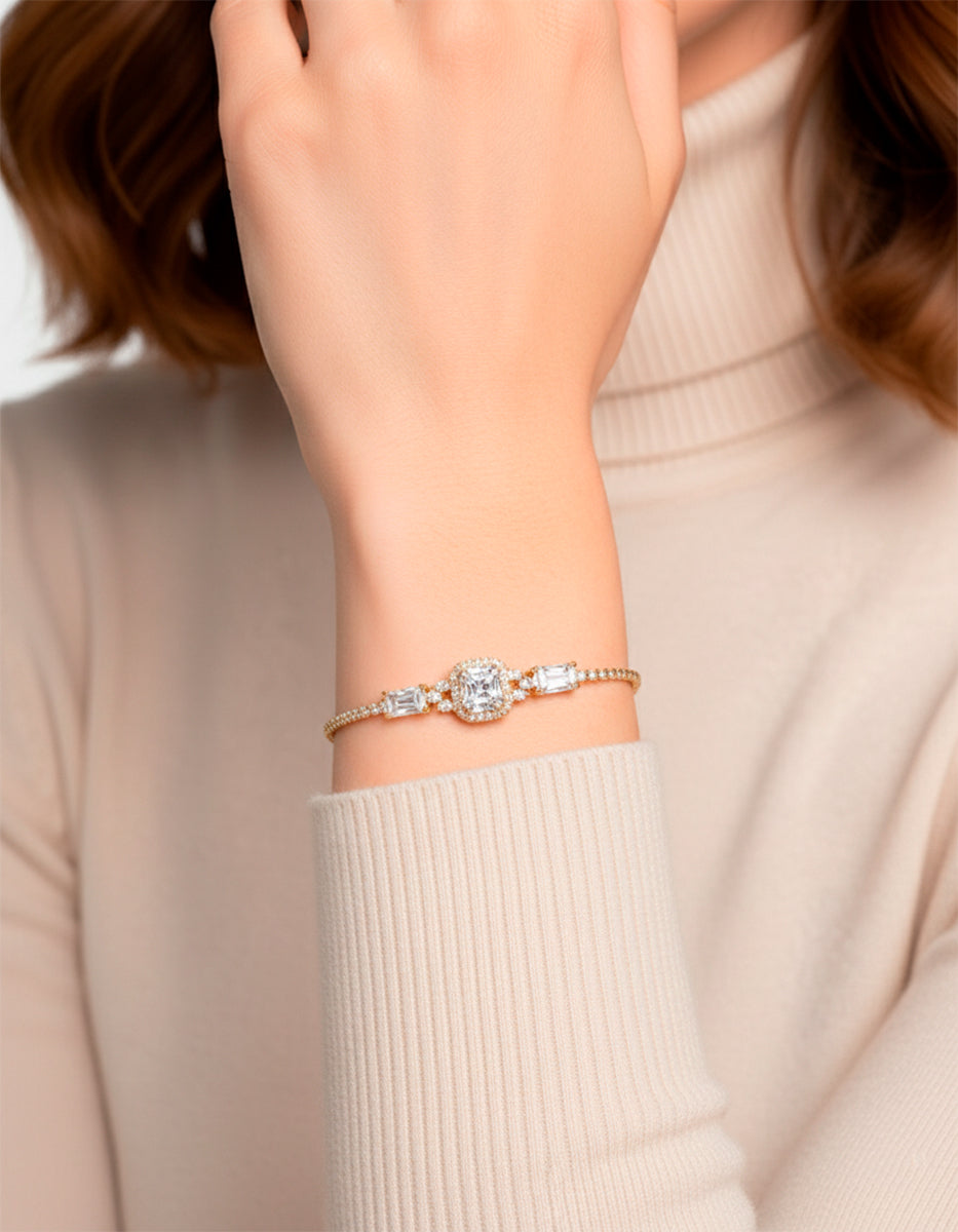 Pulsera ajustable con topacios blancos y 3 topacios centrales Festive Style