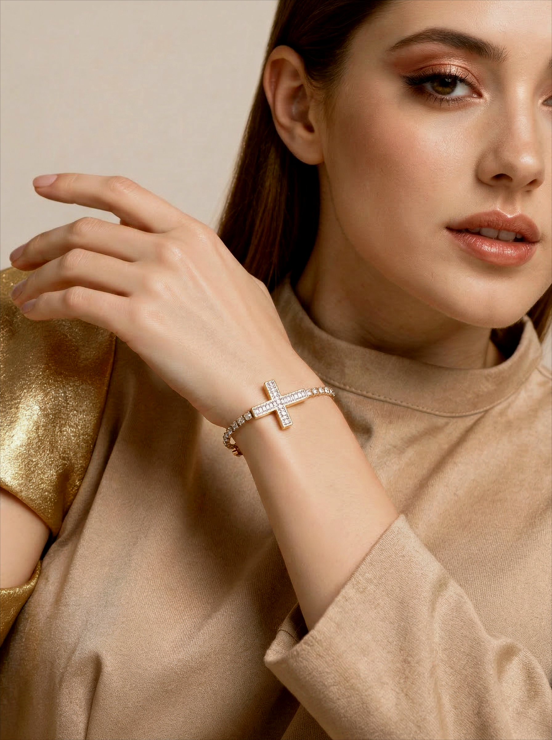 Pulsera ajustable con cruz central & topacios blancos Festive Style