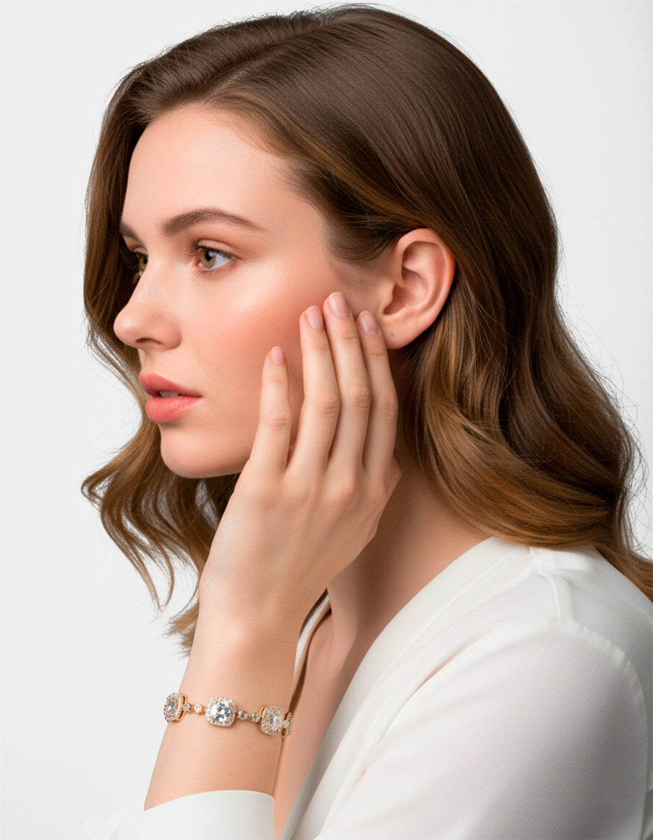 Pulsera ajustable con topacios blancos en forma cuadrada Festive Style