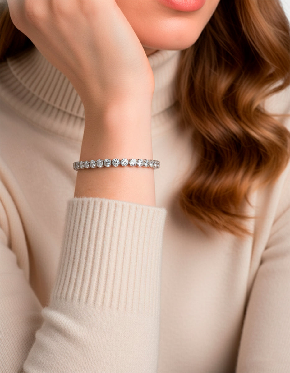 Pulsera ajustable con topacios blancos en forma de rombo Festive Style