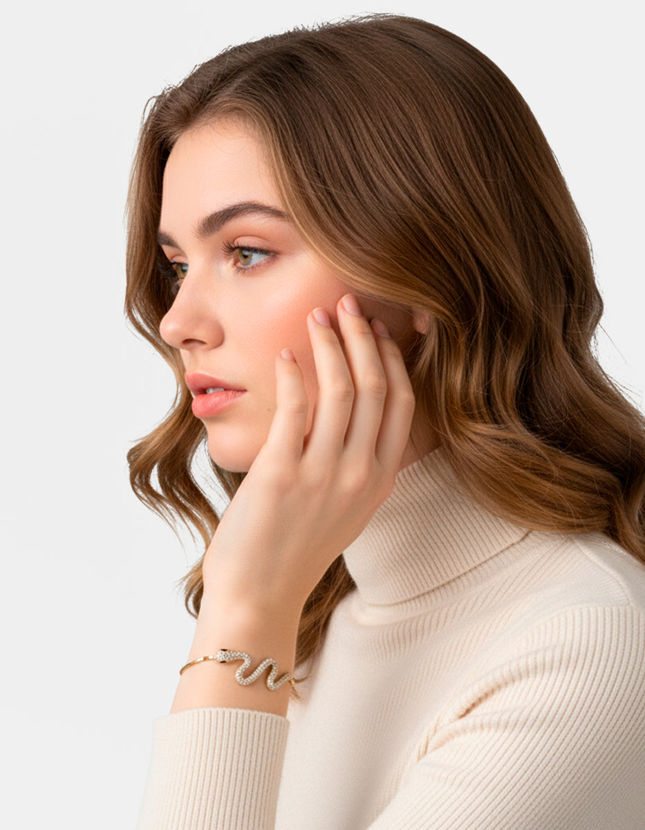 Pulsera ajustable con serpiente con topacios blancos Festive Style
