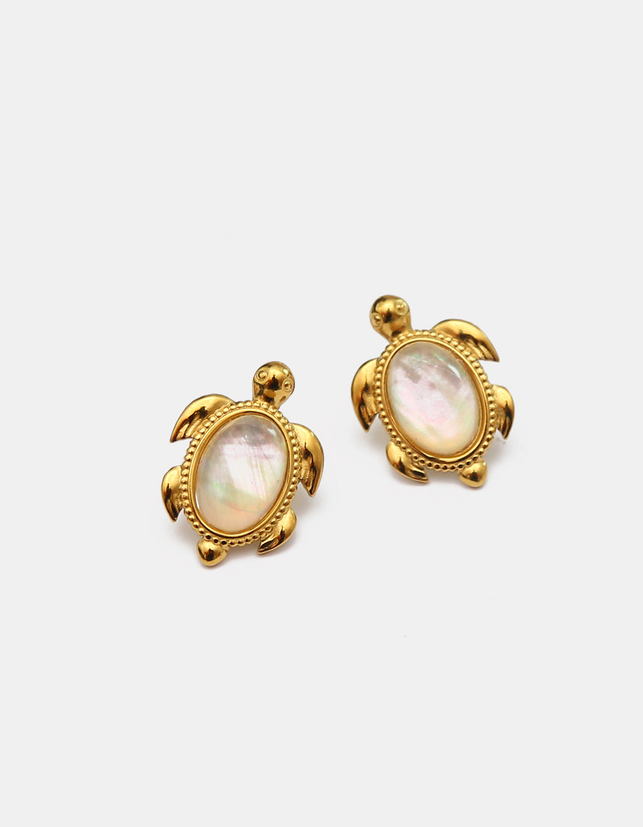 Aretes de tortuga marina en Gold-filled con caparazón de ópalo Ultramar