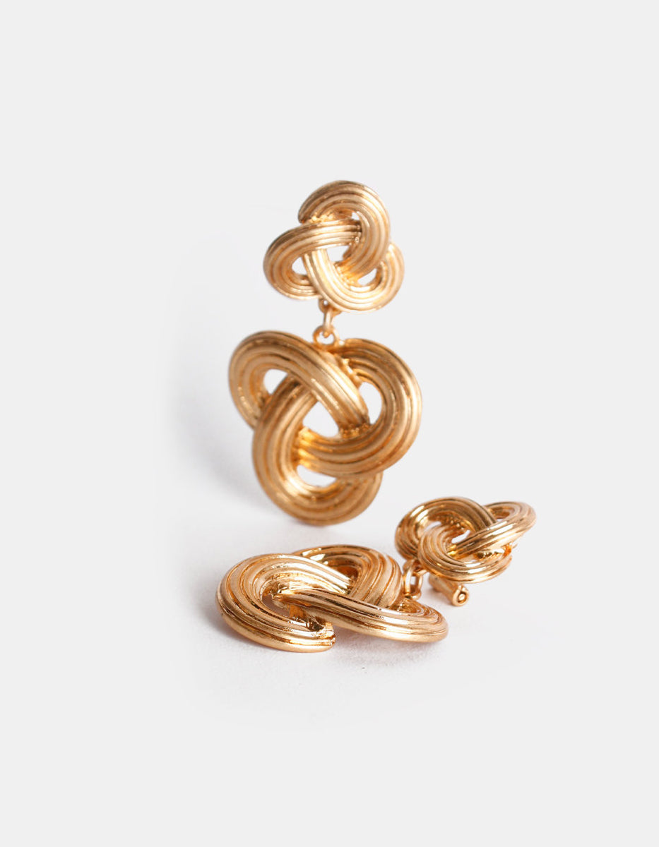 Aretes Oro laminado mate entrelazado doble Golden Chic
