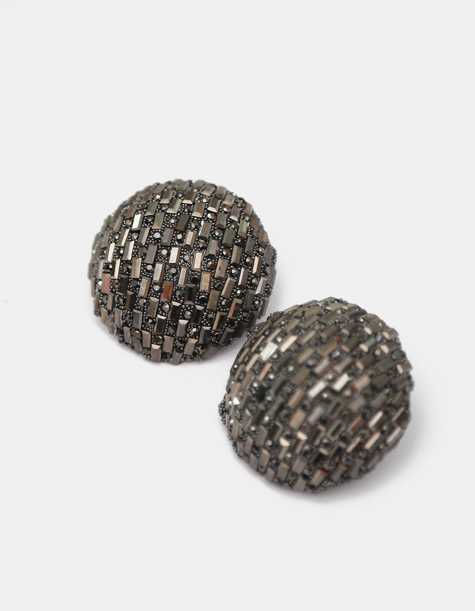 Aretes de botón en rutenio con mosaico de cristales baguette y pavé negro Ultramar