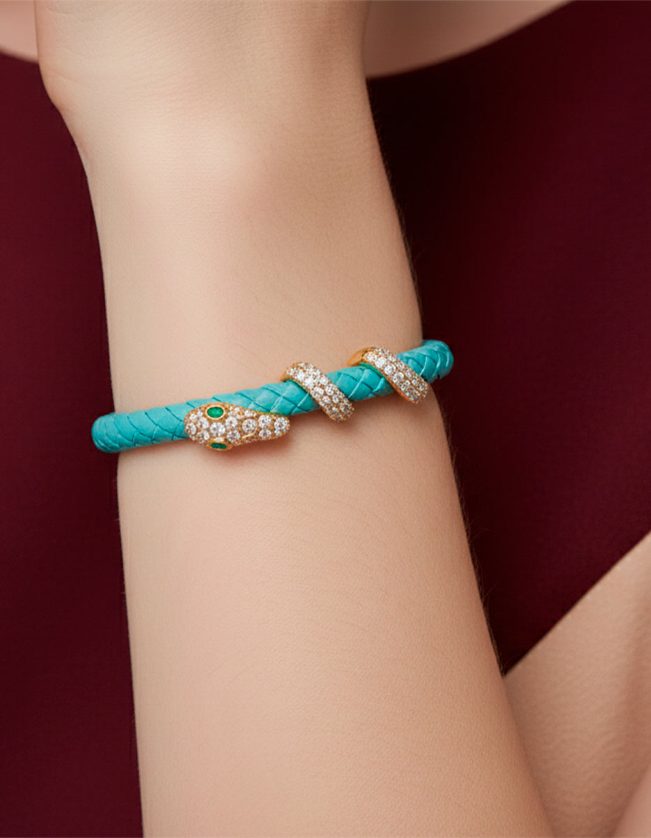 Pulsera de Piel adornada con serpiente con pave de circonitas blancas Poison Deluxe