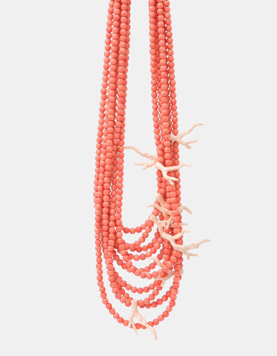 Collar multi-strand en baquelita coral rosado con racimos de coral en baquelita blanca Ultramar