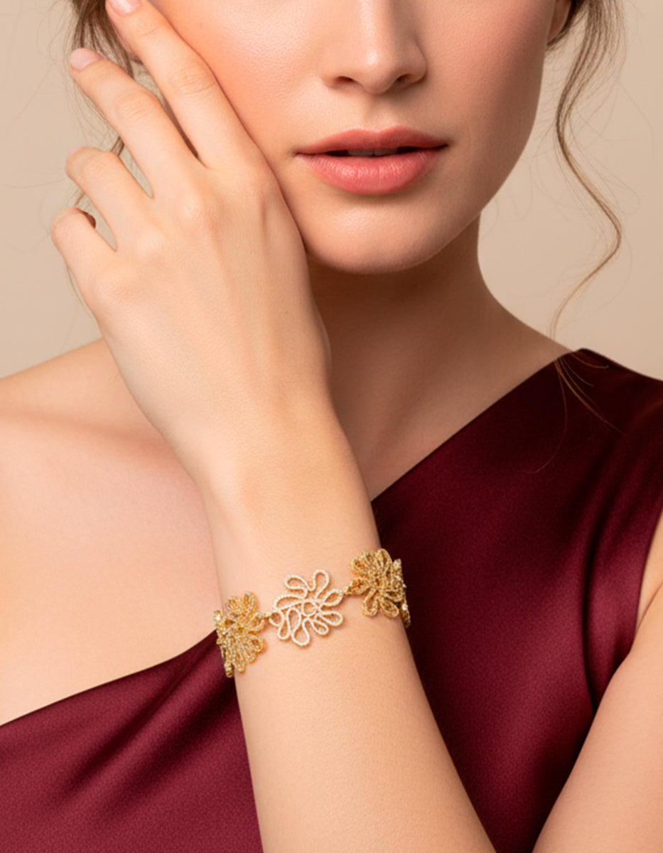 Pulsera con 1550 topacios blancos montados corte diamante Infinito Elite