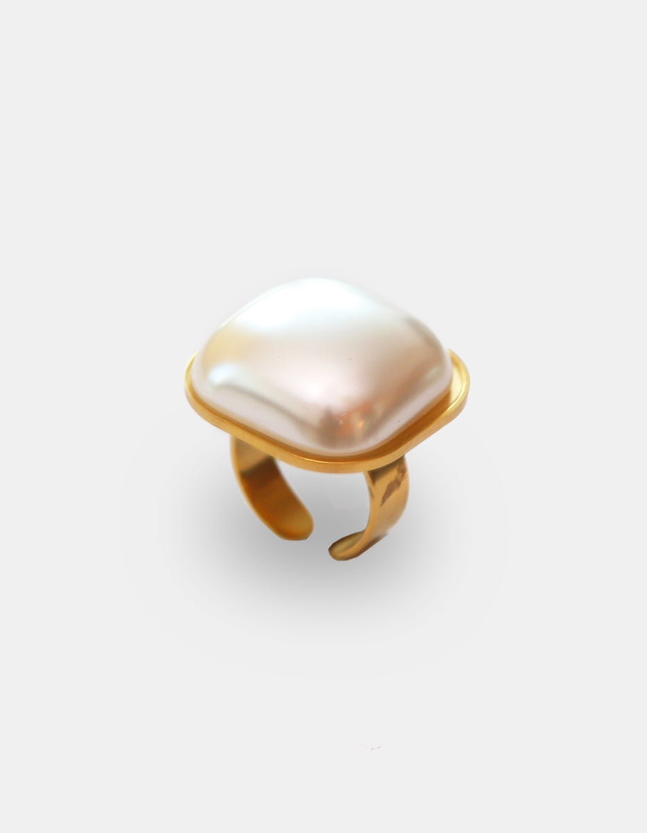 Anillo ajustable de madreperla cuadrada en oro laminado de 22kt