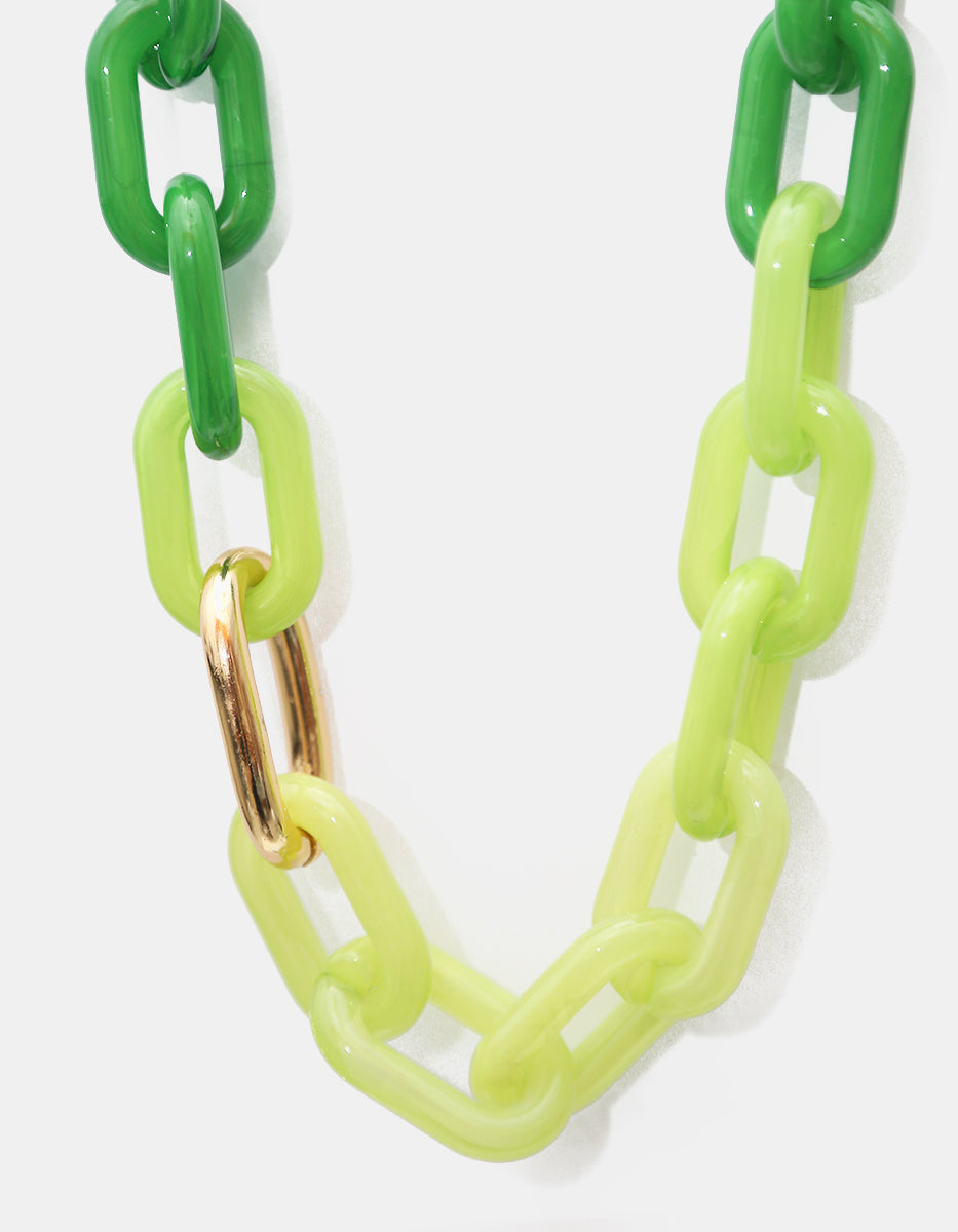 Collar de eslabones de acrílico duotono verde lima con eslabón en oro laminado 22kt Ultramar