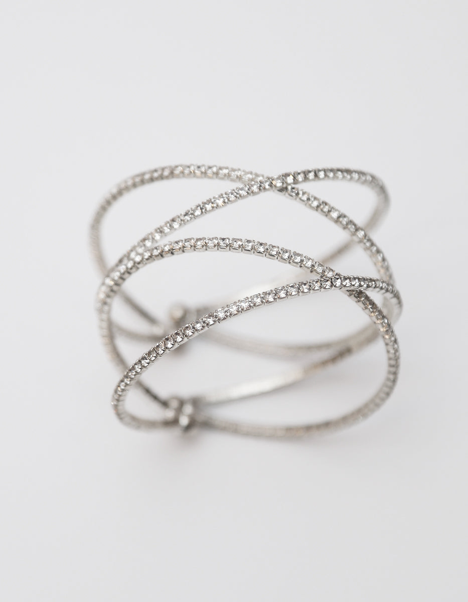 Brazalete de metal noble con líneas cruzadas, baño de rodio y topacios blancos corte brillante Festive Style