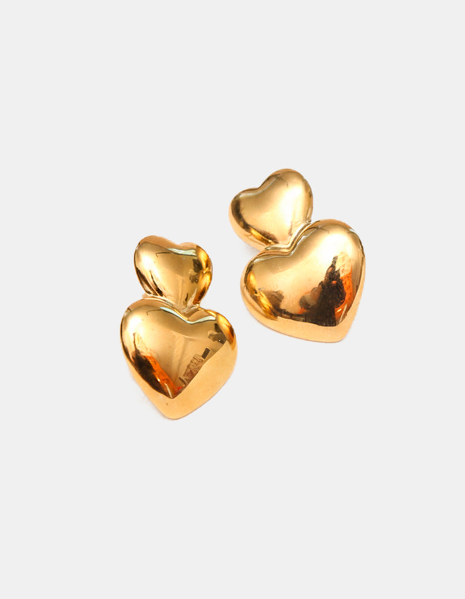 Aretes en bronce con baño de oro 22 kt y diseño de doble corazón pulido Love Story