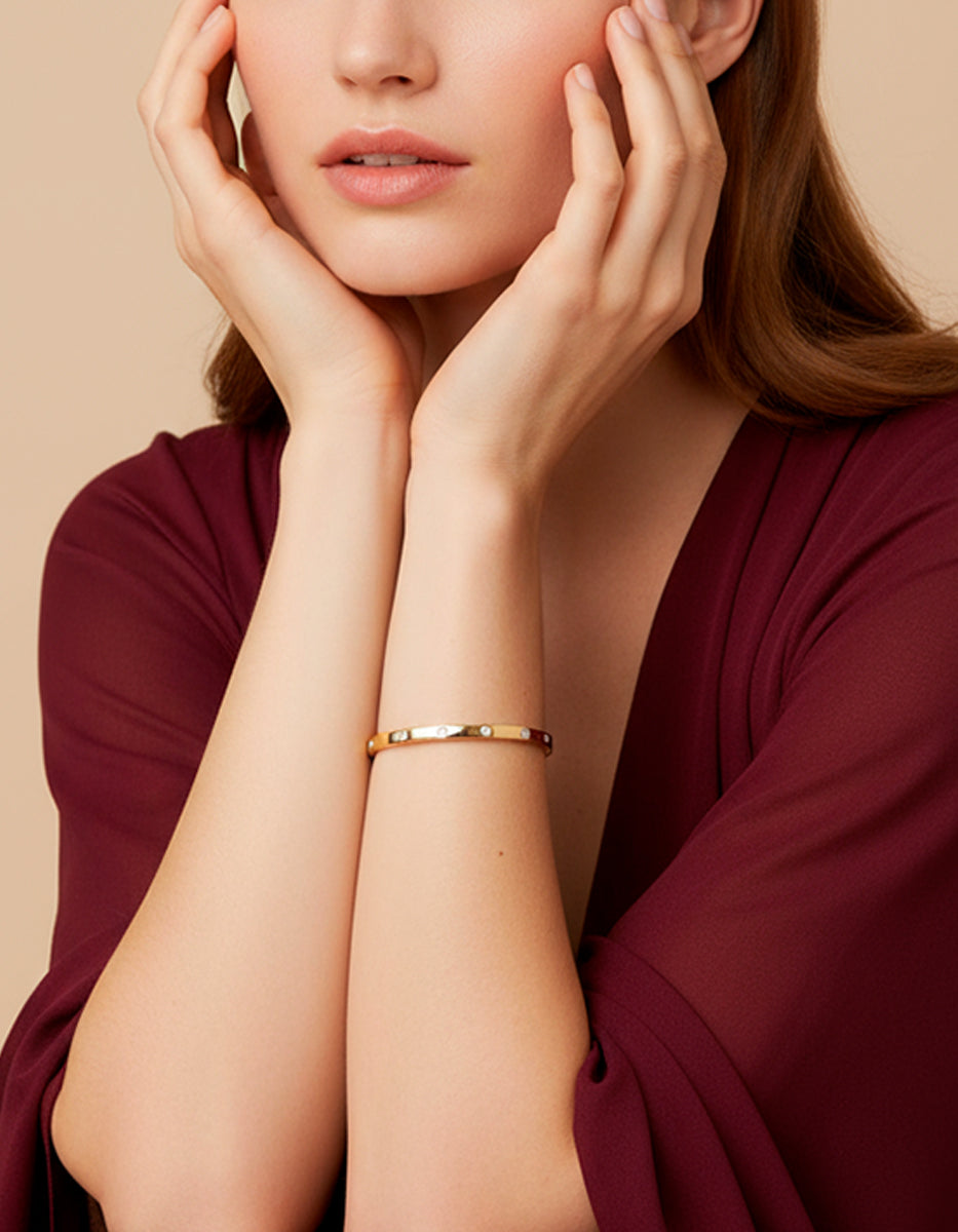 Brazalete elegante adornada con Pavé de  circonitas blancas Puresa