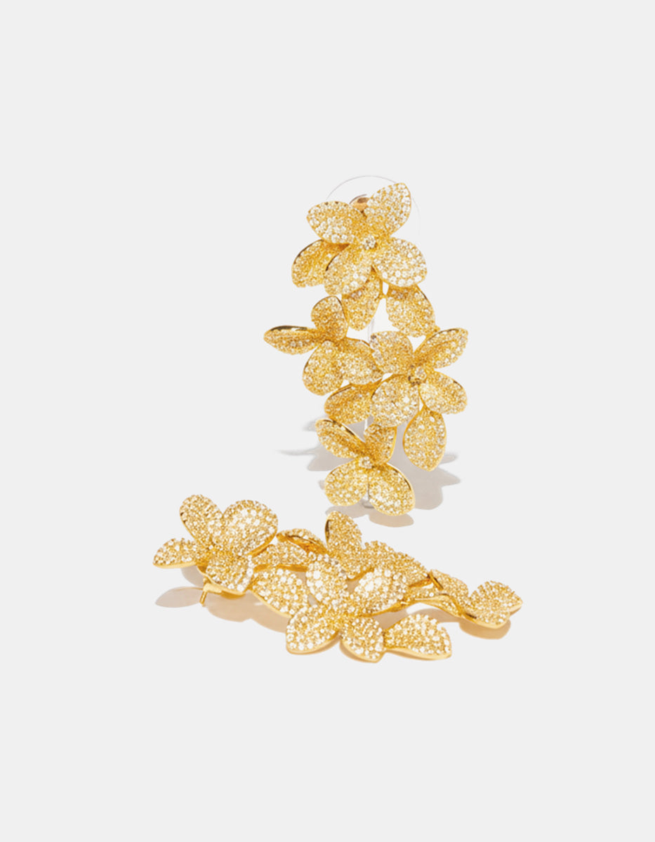 Aretes elegante adornada con pavé de circonitas blancas Puresa