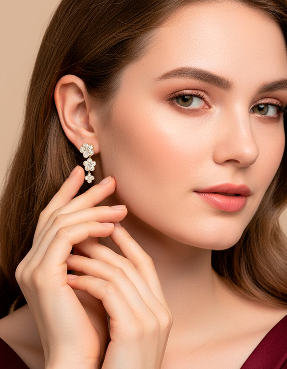 Aretes elegante adornada con pavé de circonitas blancas Puresa