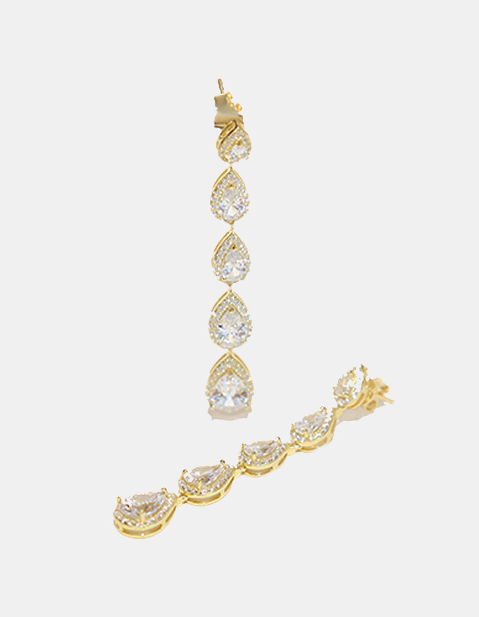 Aretes elegantes adornados con pavè de  circonitas blancas Puresa