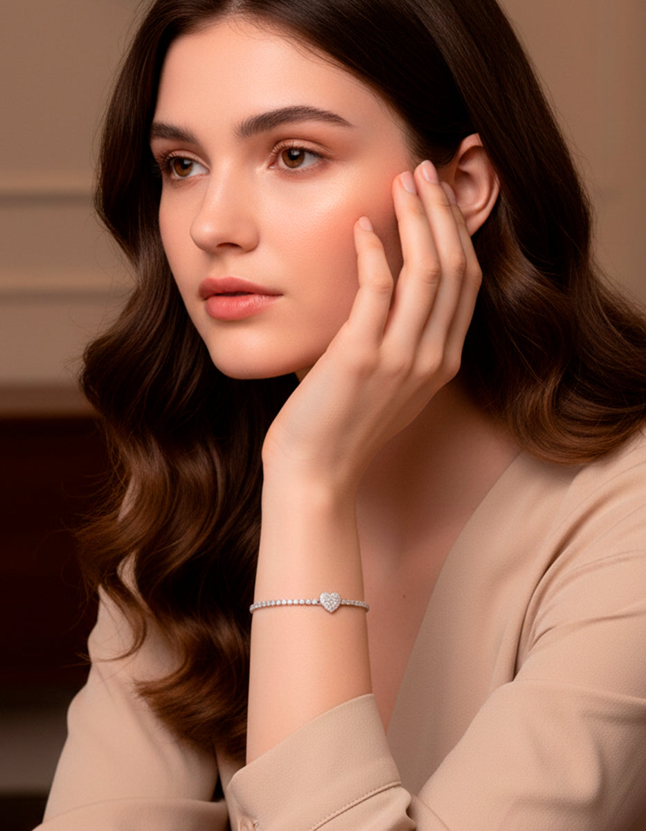 Pulsera en plata .925 con topacios blancos y dije de corazón pavé Love Story