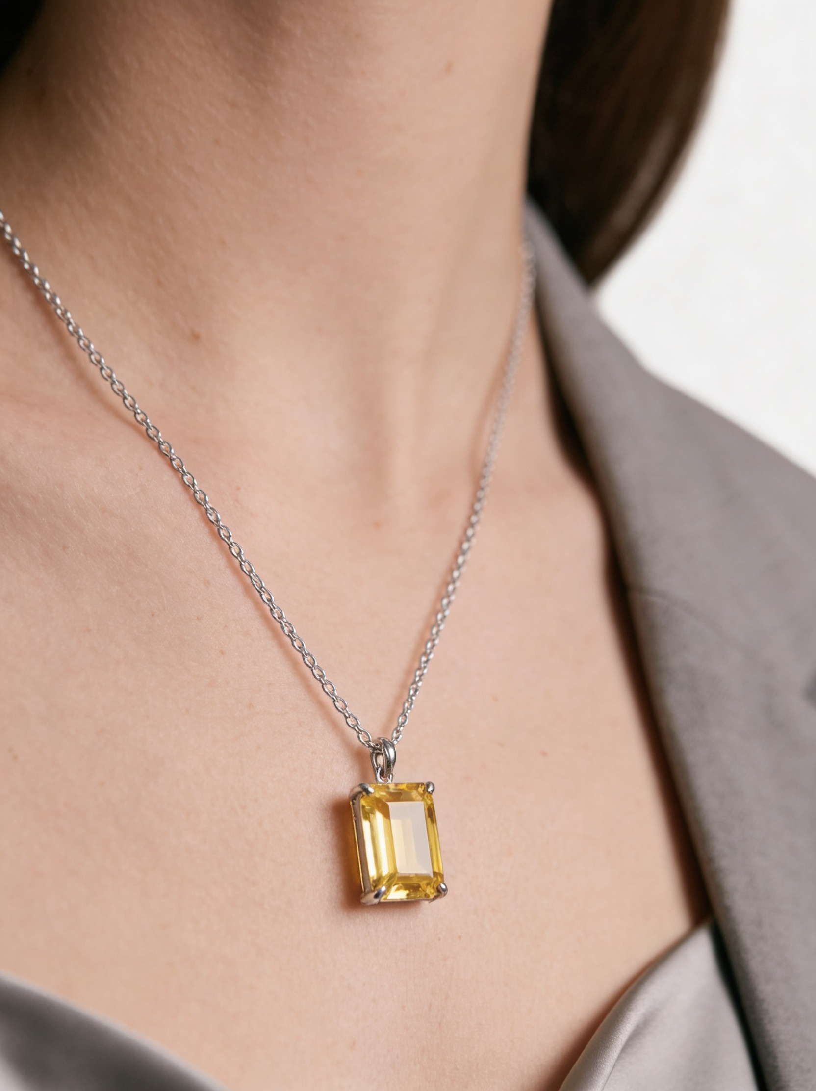 Collar de Plata .925 con dije de citrino amarillo en corte esmeralda Seducción