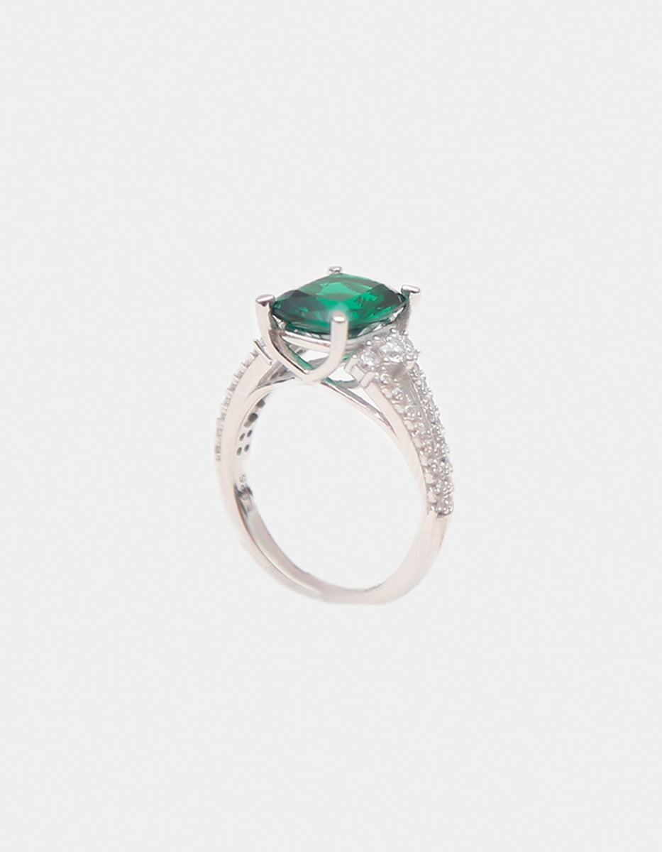 Anillo de Plata .925 bañada en Rodio Blanco con esmeraldas de Bombay y topacios blancos Eterna Silver