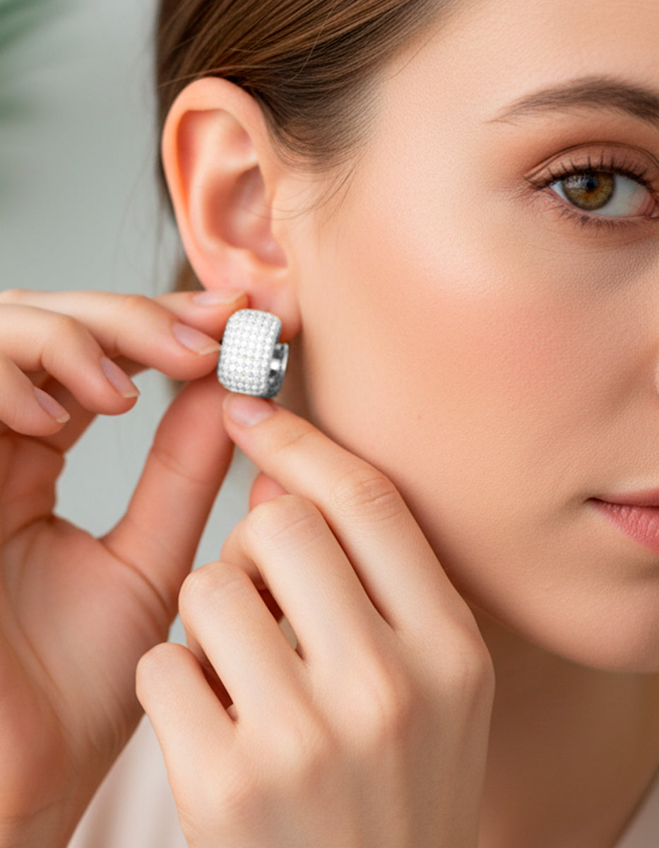 Aretes en baño Platino e incrustaciones de topacios blancos corte brillante Festive Style