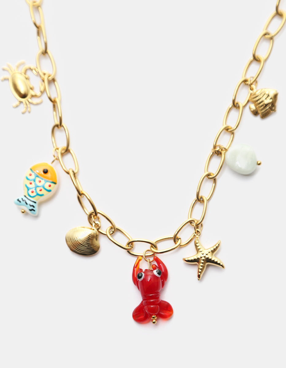 Collar de Cadena Eslabonada en Gold-filled 22kt con Dijes Marinos y Baquelita esmaltada
