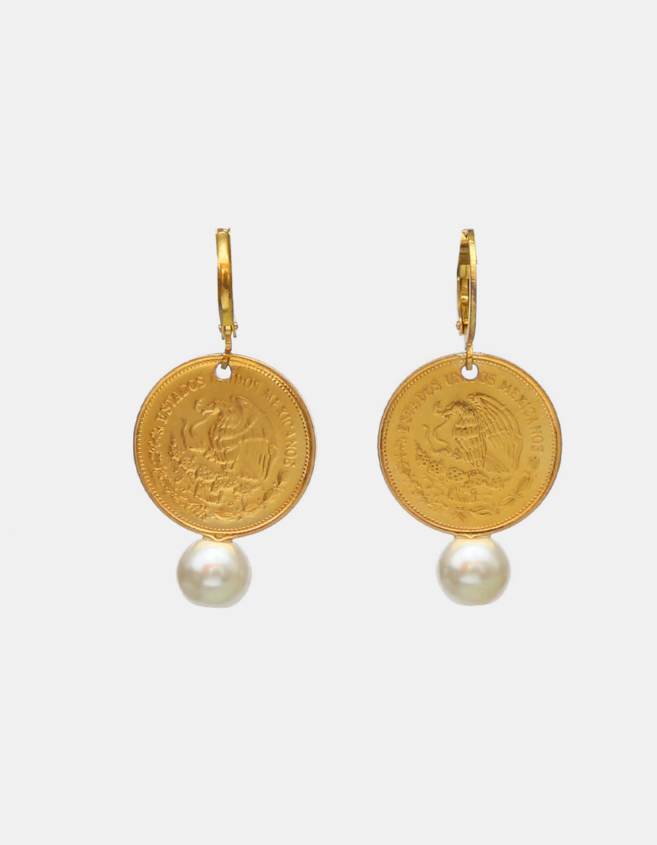 Aretes con Moneda Escudo Nacional y Perla Mabe en Baño de Oro de 22kt