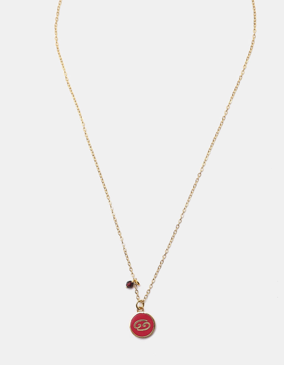 Collar Gold-Filled de 22kt con charm esmaltado de Cáncer y cristal austriaco granate Zodiac