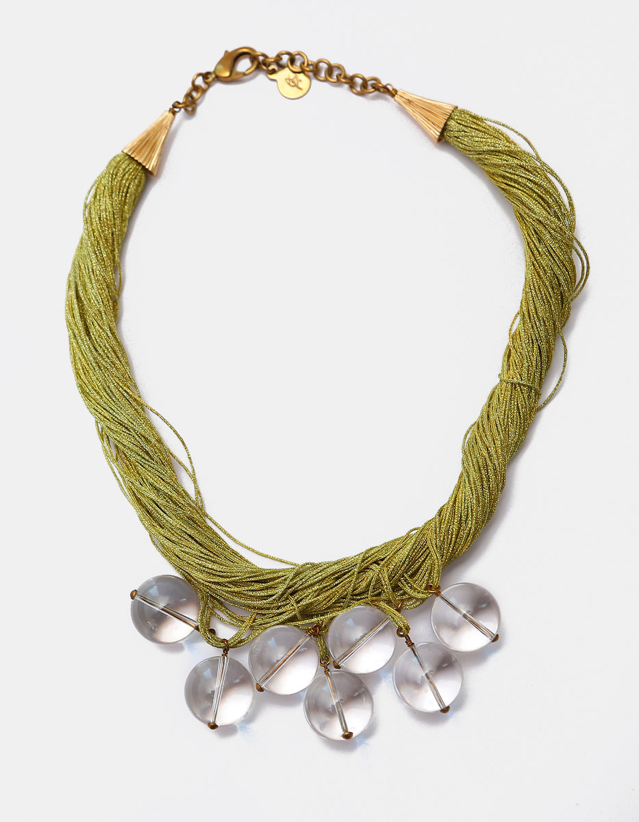 Collar Multihilo Verde Oliva con Cristales Austriacos Esféricos y Baño Vermeil 22kt