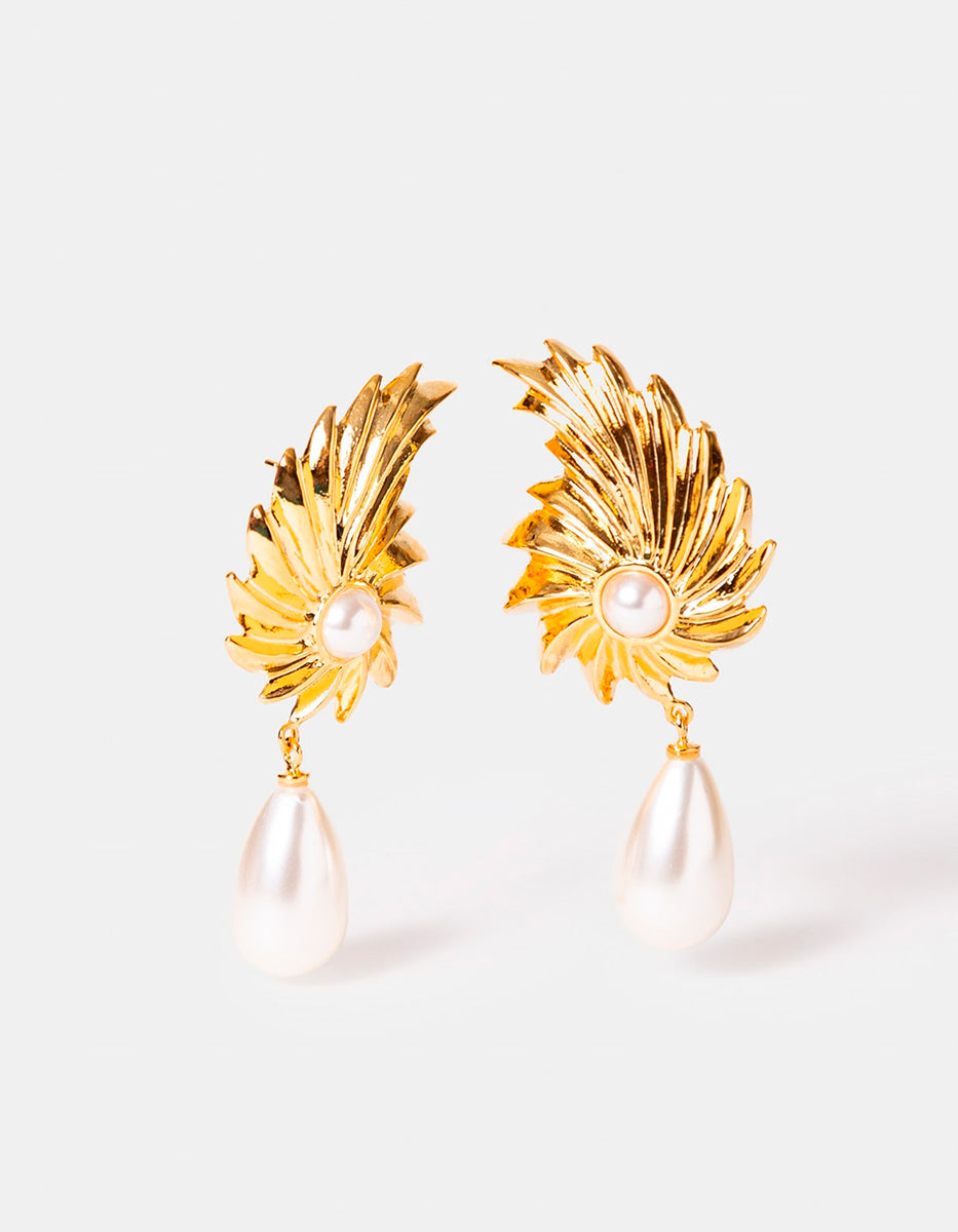 Aretes de bronce en baño de oro de 22kt en espiral acanalada y gota de perla Mabe