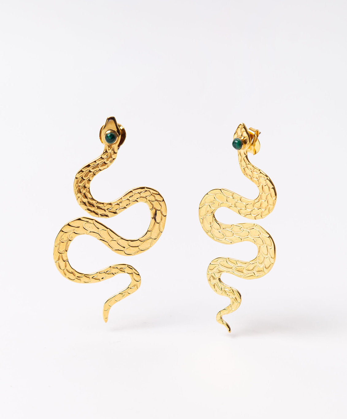 Aretes con forma de serpiente martelinada Poison