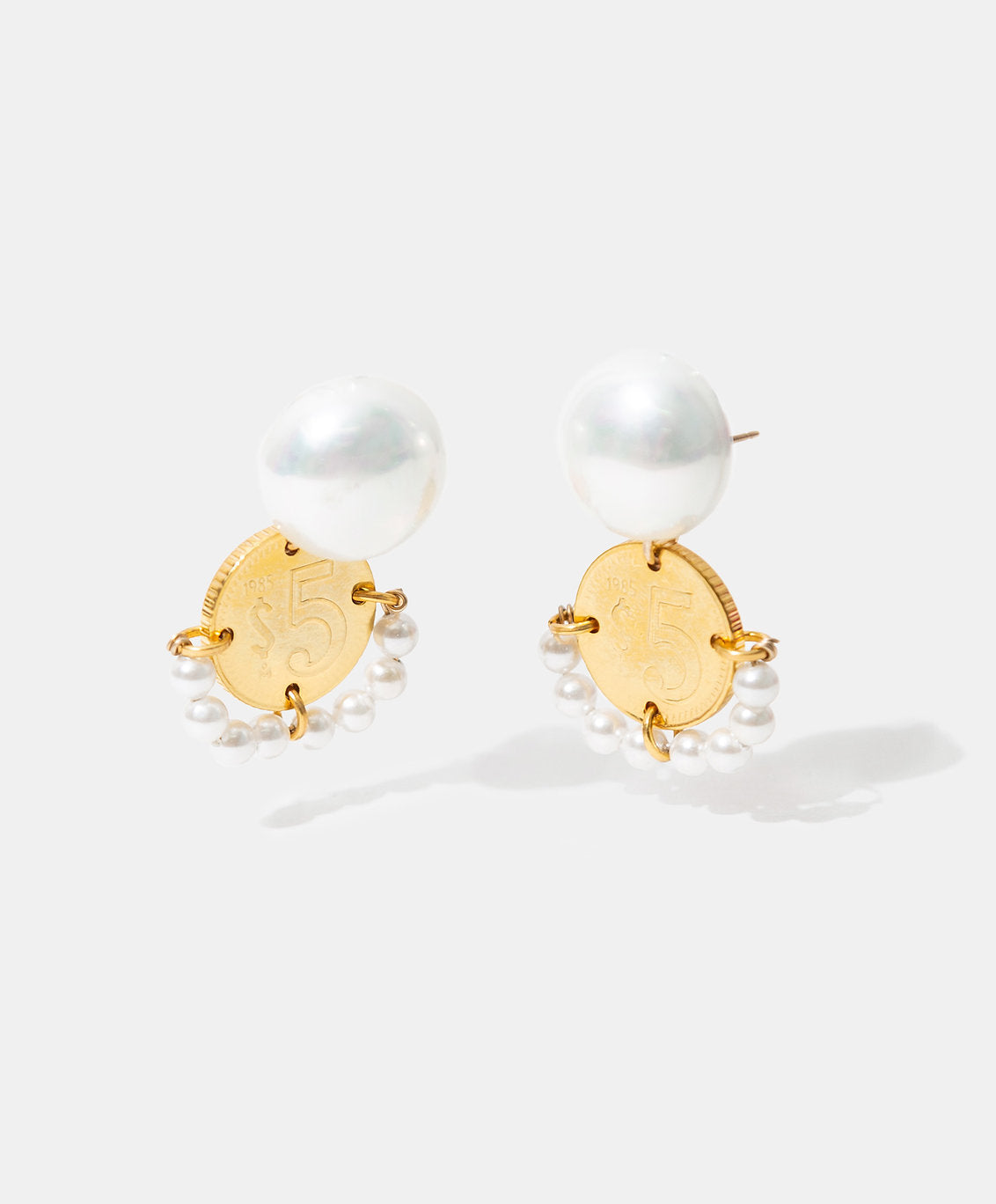Aretes con perlas Mabe y monedas auténticas Memorias