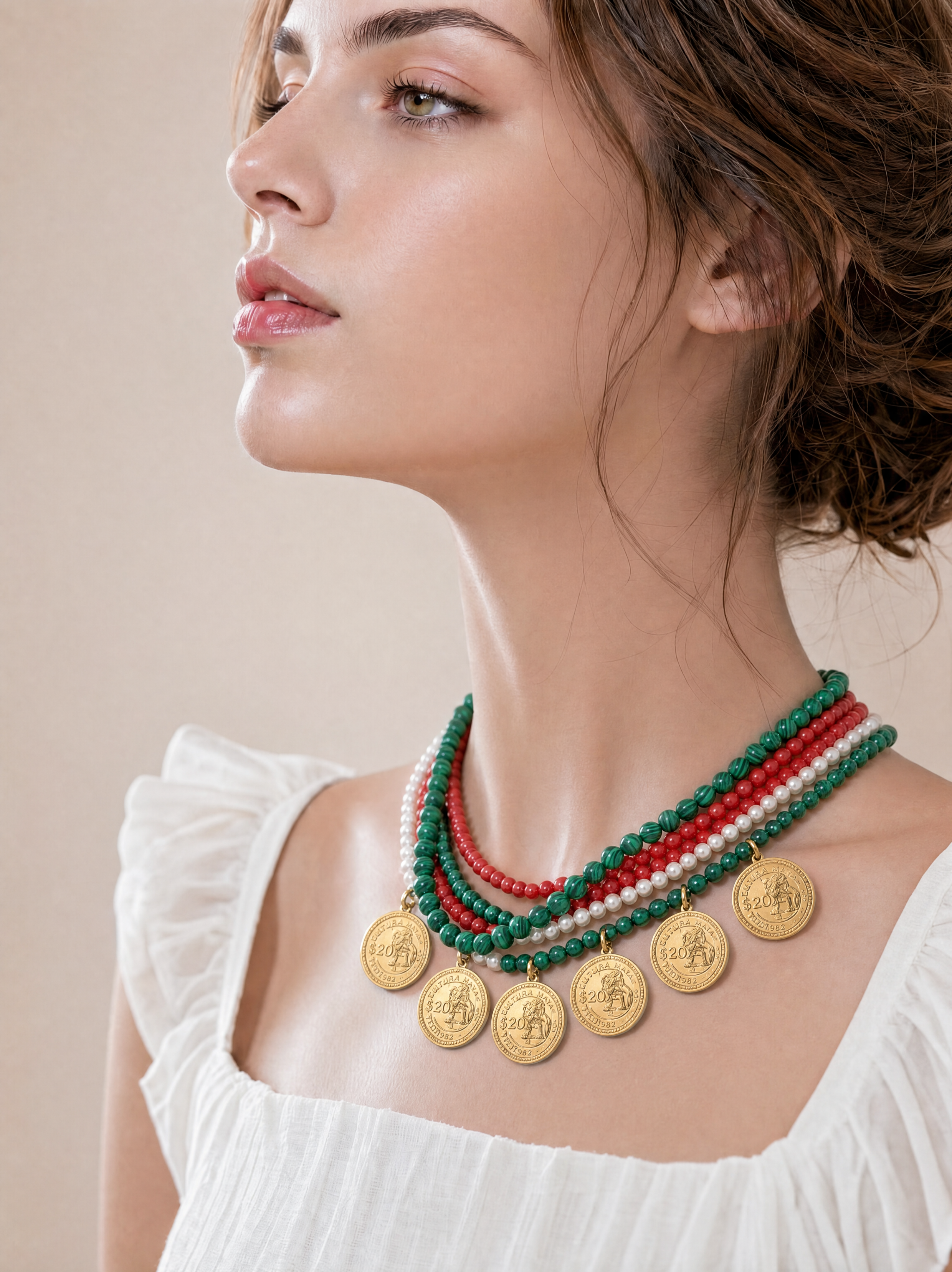 Collar Multihilos Cuentas Tricolor y Monedas Vintage en Baño de Oro de 22kt