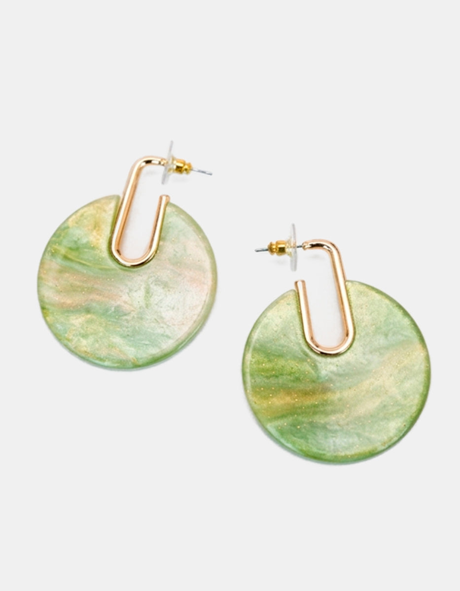 Aretes de oro laminado 22kt con baquelita nácar verde Mandragora
