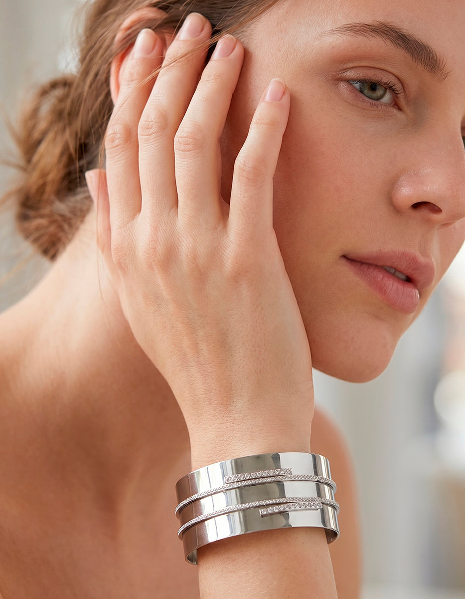 Brazalete silver-filled con topacios blancos en corte brillante Festive Style