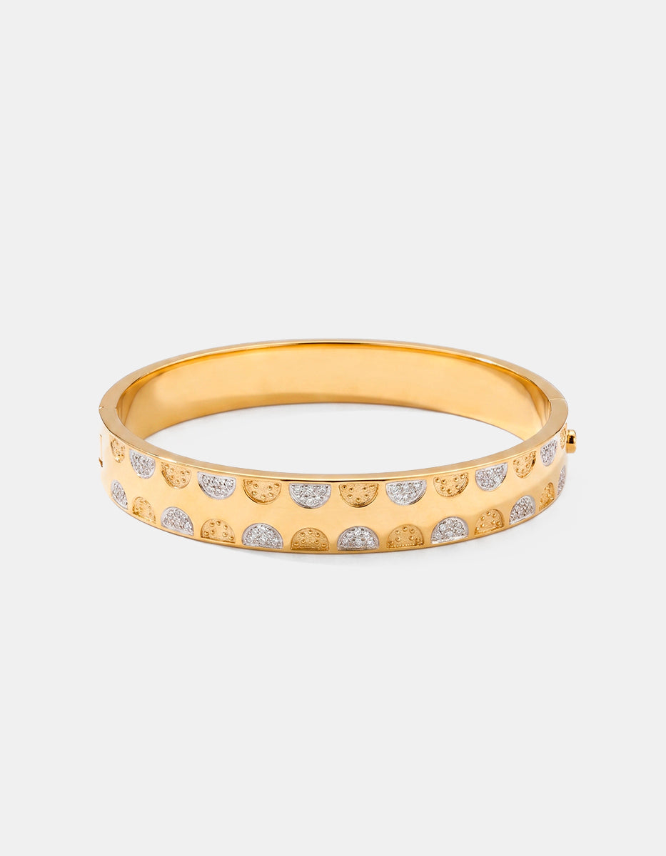 Brazalete de oro laminado 22kt con incrustaciones de topacios blancos Golden Chic