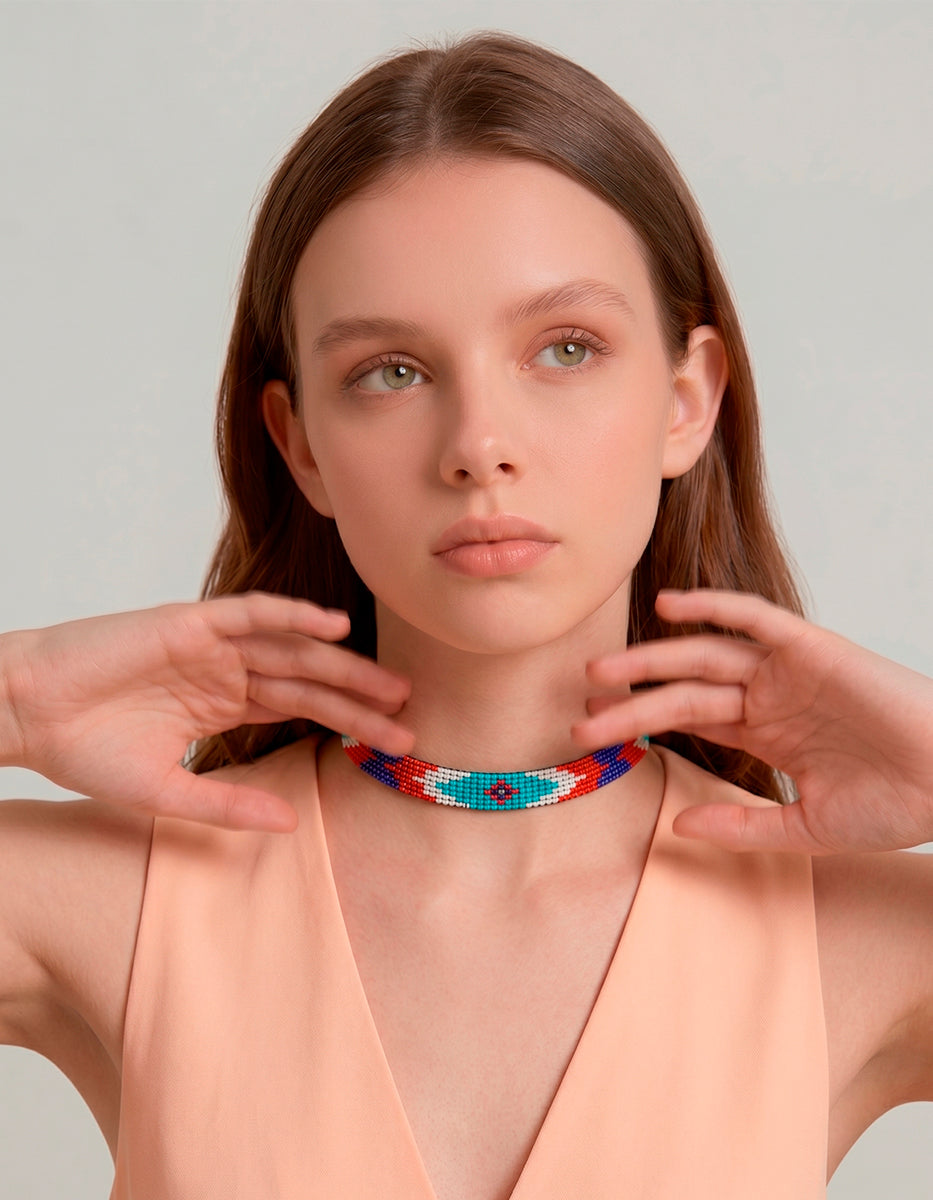 Collar artesanal de cuentas multicolor