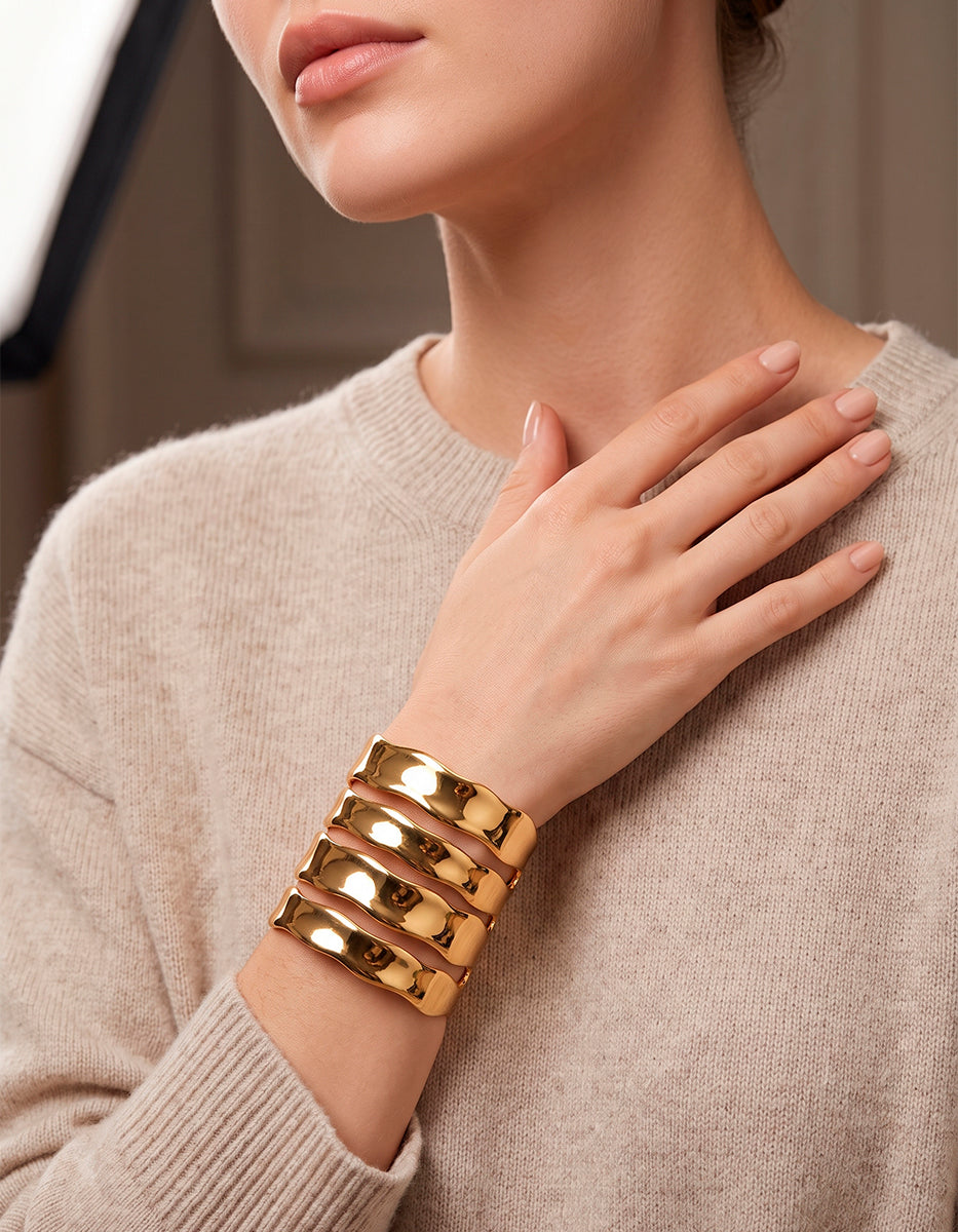 Brazalete gold-filled de 22kt con ondas