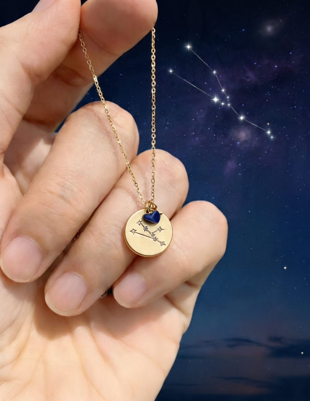 Collar de bronce con dije Tauro en baño de oro y topacios blancos Zodiac