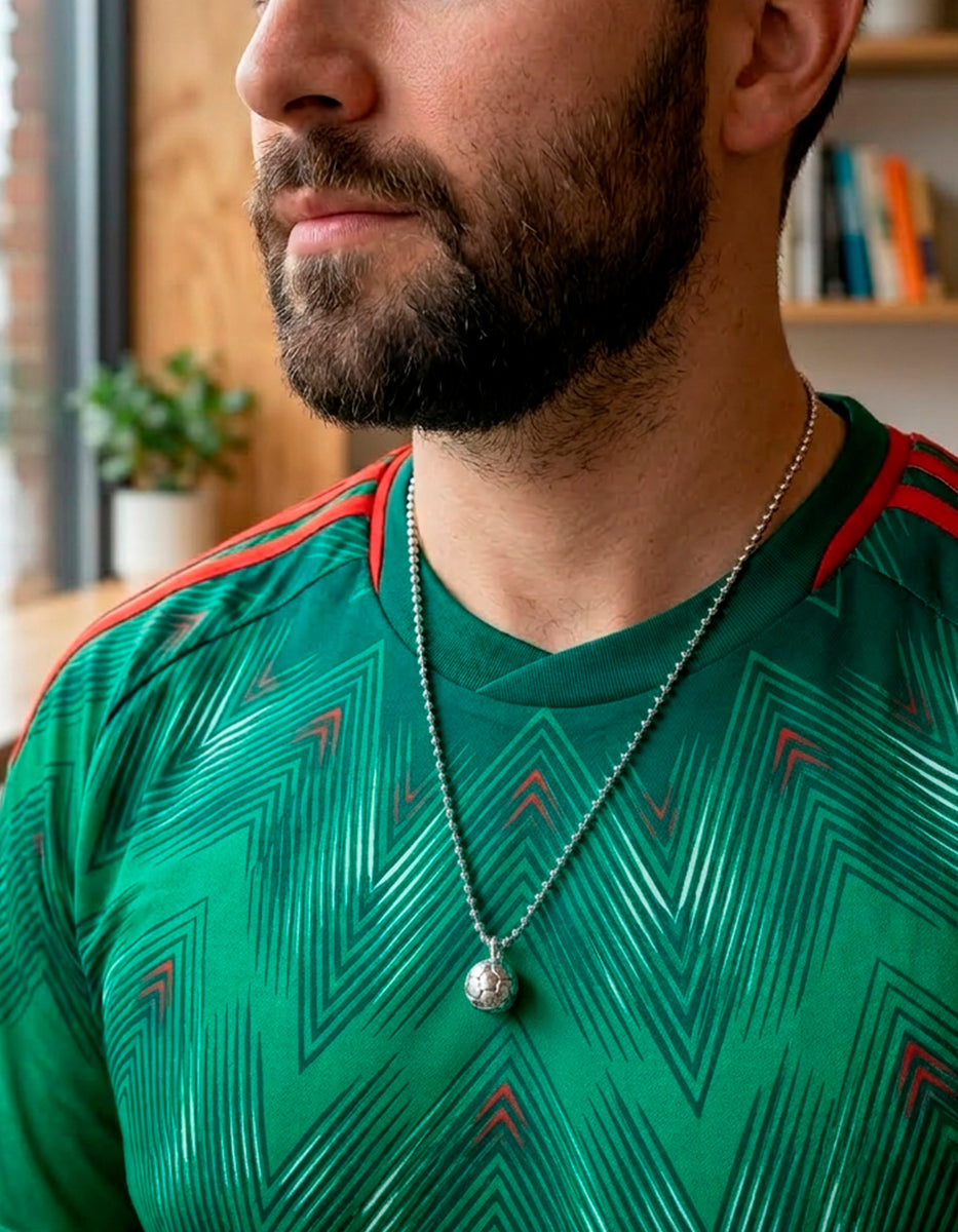 Collar México Infinito Balón de Plata .925 con Baño de Platino