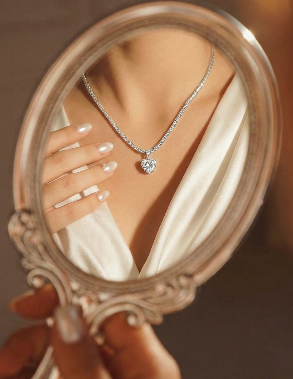 Collar en plata .925 con topacios blancos y topacio central en corte corazón Love Story