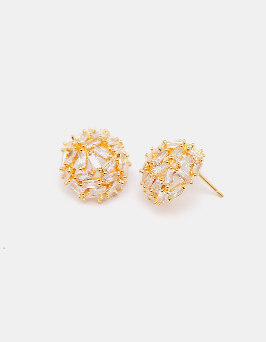 Aretes de bronce en baño de oro con entramado de topacios blancos corte baguette Festive Style